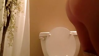 Hairy pissing pussy from down below
