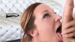 Oral stimulation gets followed by a fuck for a sexy chick
